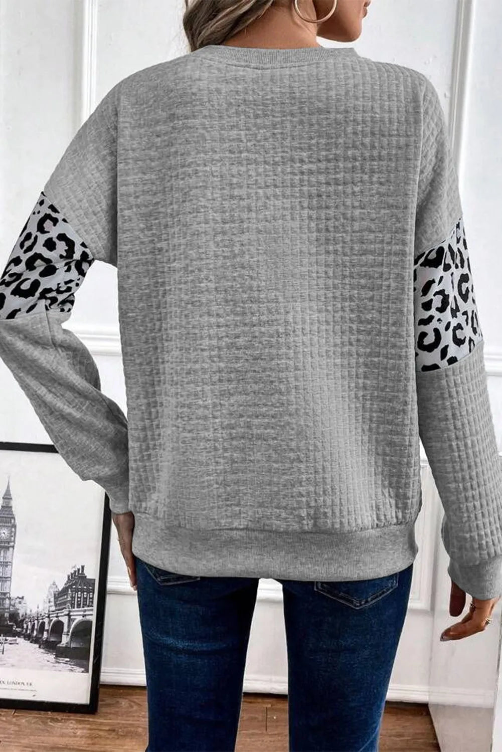 Leopard Round Neck Long Sleeve Sweatshirt