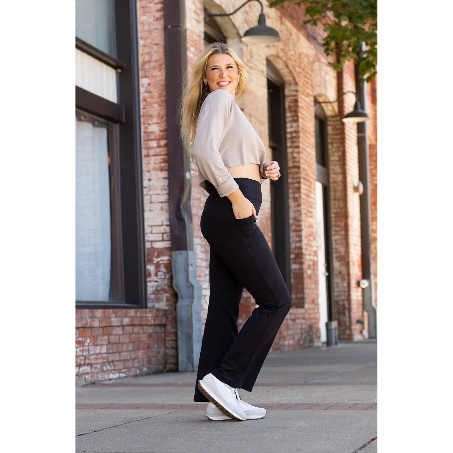 Ready to Ship | The Liz - Crossover 30"  Bootcut Leggings with Pockets