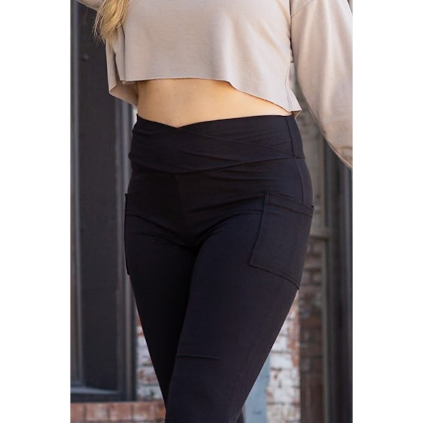 Ready to Ship | The Liz - Crossover 30"  Bootcut Leggings with Pockets