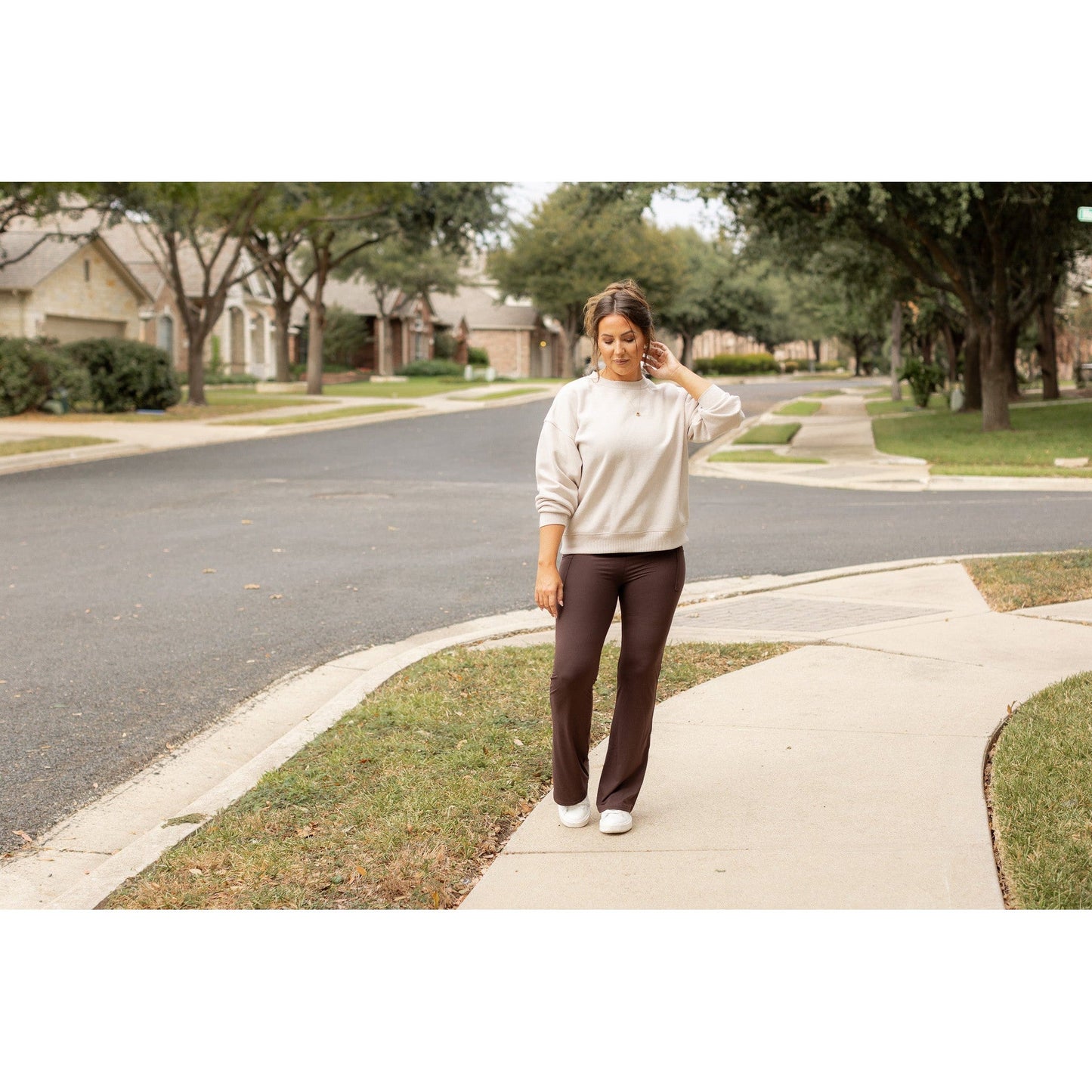 Ready to Ship | The Rhea - 30"  BROWN Bootcut Leggings with Pockets*