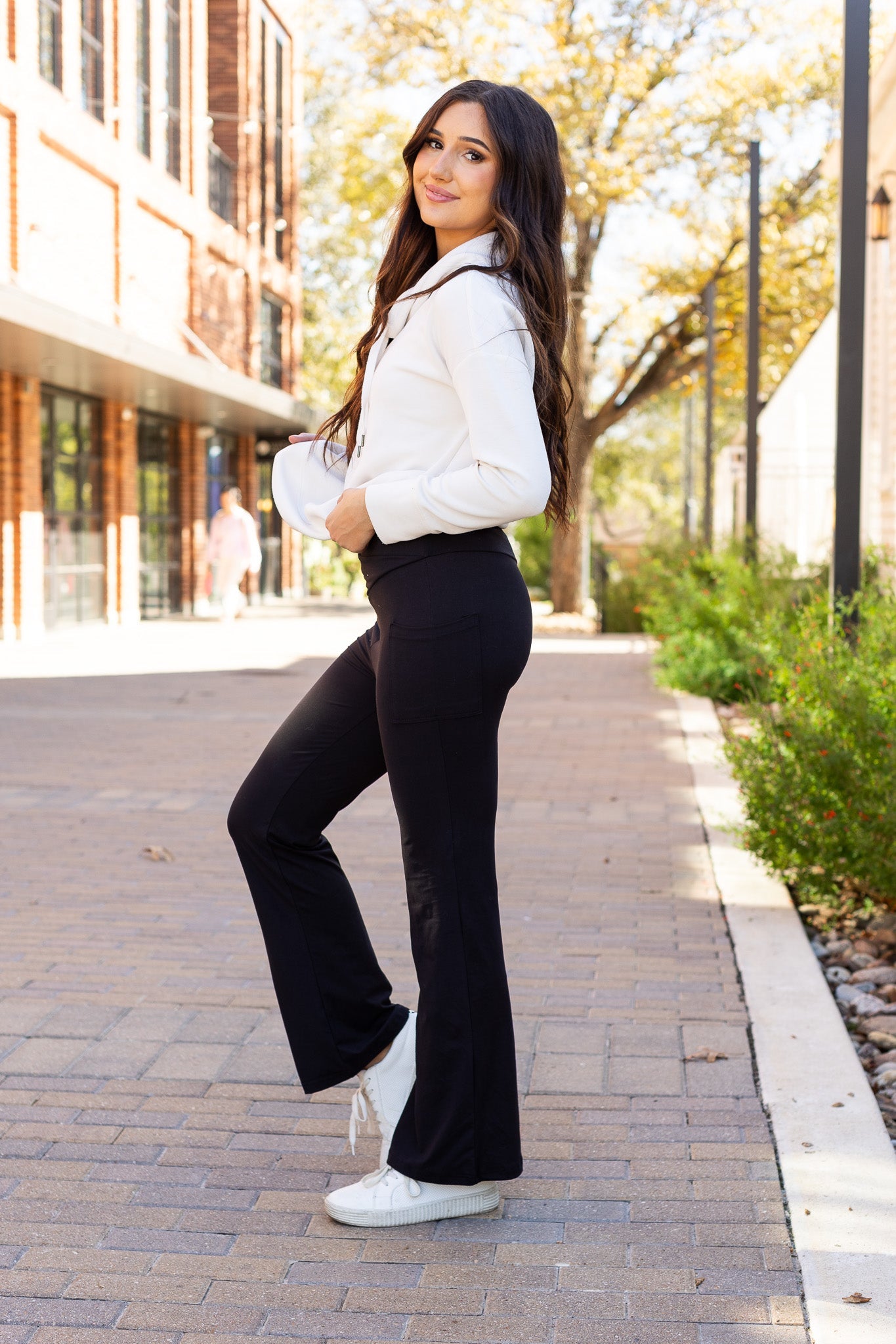 Ready to Ship | The Liz - Crossover 30"  Bootcut Leggings with Pockets